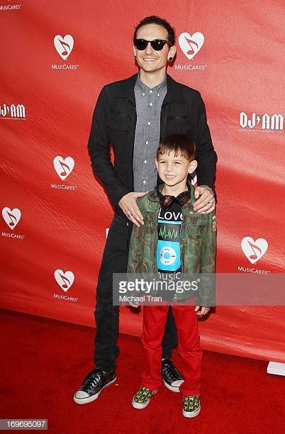 A picture of Tyler Lee Bennington with his father.